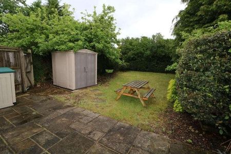 1 bedroom in a house share to rent - Photo 5