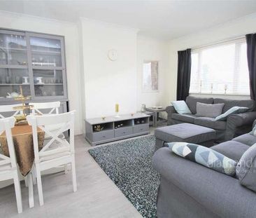 Rothbury Gardens, Isleworth, TW7 - Photo 2