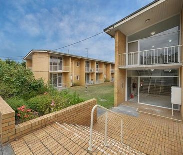 8/162 Waterdale Road, Ivanhoe - Photo 2