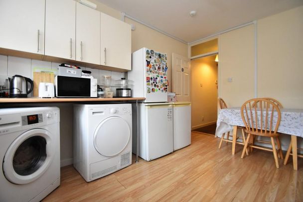 4 bedroom terraced house to rent - Photo 1