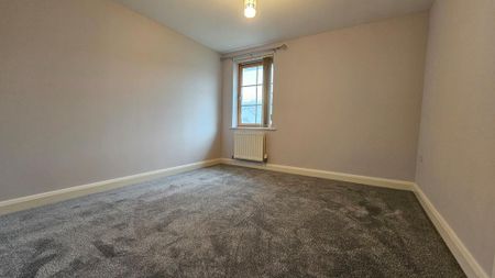 3 bedroom apartment to rent - Photo 2