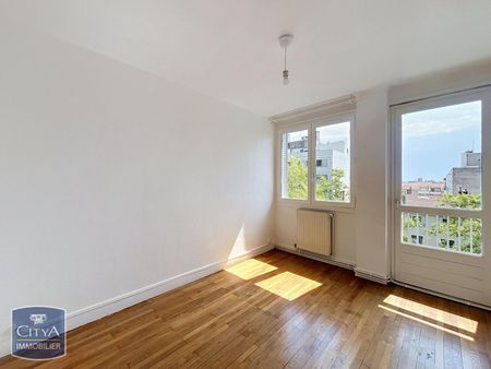 Location Appartement 4 pièces 71m² LYON 2ème - Photo 2
