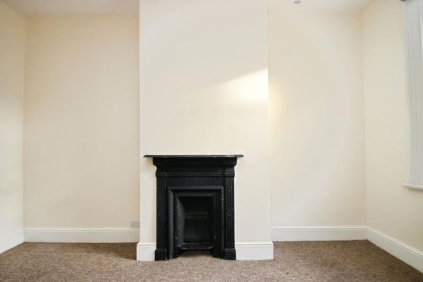 4 bedroom terraced house to rent - Photo 1