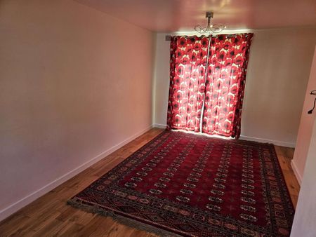 3 bedroom semi-detached house to rent - Photo 4