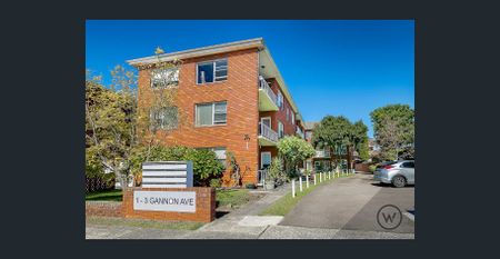 Get Ready : Desirable apartment in blue ribbon location! - Photo 3