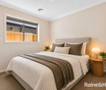 Modern 4-Bedroom Family Home with Comfort and Convenience! - Photo 4