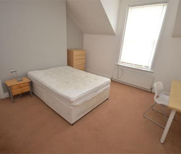 4 bedroom terraced house to rent - Photo 2