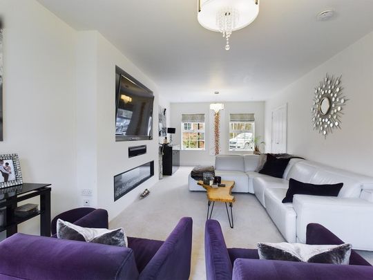 4 bedroom detached house to rent - Photo 1