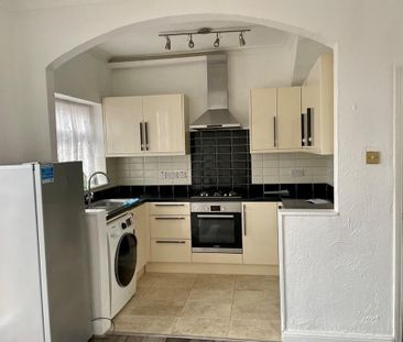 3 bedroom terraced house to rent - Photo 6
