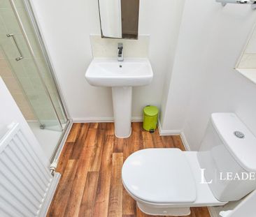 3 bedroom semi-detached house to rent - Photo 1