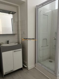 Location Appartement 3 pièces 55m² TOURNON SUR RHONE 07300 - Photo 2