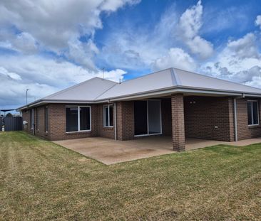 12 Shellbrook Avenue, Thurgoona NSW 2640 - House For Rent | Domain - Photo 6