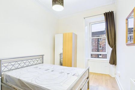 3 bedroom flat to rent - Photo 3