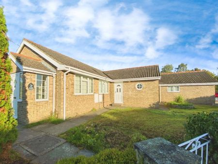 2 bedroom Bungalow To Let - Photo 2