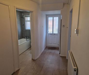 2 bedroom ground floor maisonette to rent - Photo 4
