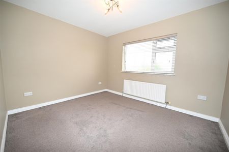 60 The Green, Dunmurry, BT17 0QA - Photo 3