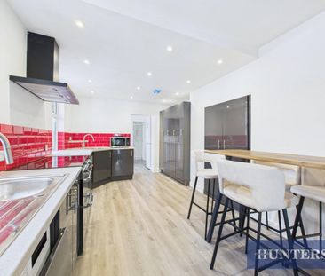 1 bedroom Flat To Let - Photo 2