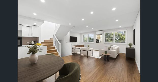 Split-Level Spacious Penthouse with Private Rooftop Terrace - Photo 1