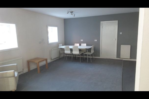 1 Bed Flat, St. Michaels Terrace, LS6 - Photo 1