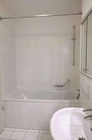 ** 2-Zimmer-Whg. mit 2 Balkonen in ruhiger Wohnlage ** - Photo 3