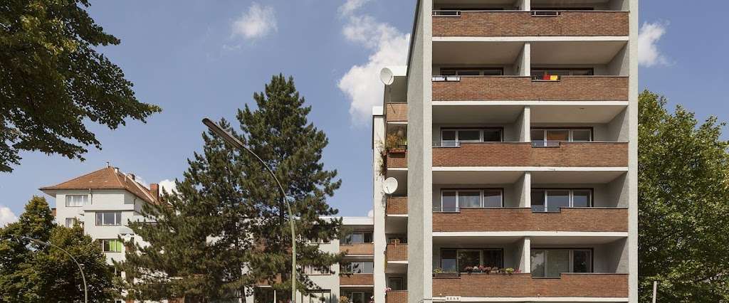 Wundersch&ouml;ne 2-Zimmer-Wohnung mit Balkon, direkt an der Thomash&ouml;he, zu vermieten! - Foto 1