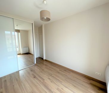 Location Appartement 2 pièces 45m² BORDEAUX 33300 - Photo 3