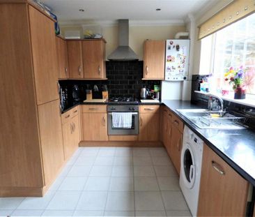 2 bedroom terraced house to rent - Photo 4