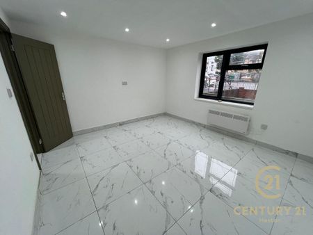 6 bedroom semi-detached house to rent - Photo 5