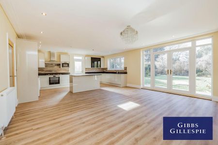 4 bedroom detached house to rent - Photo 4