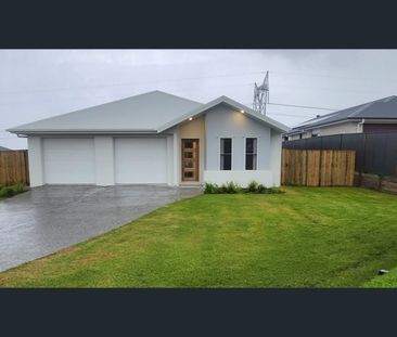 21B Commander Court, Jones Hill, Qld 4570 - Photo 3