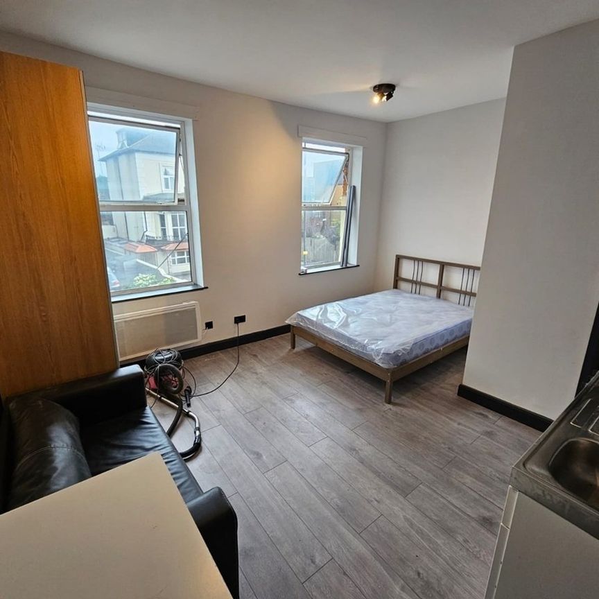Studio Flat, South Ealing Road, W5 - Photo 1