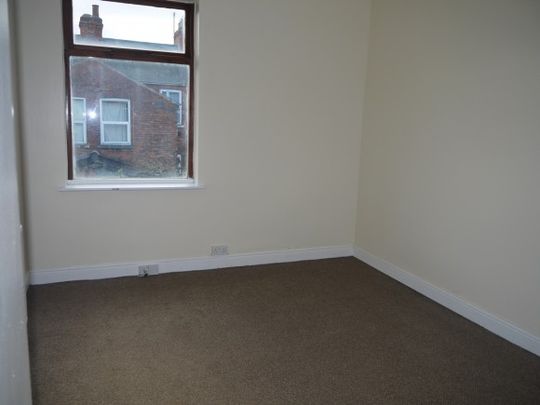 Newly refurbished 4 bed house - Photo 1