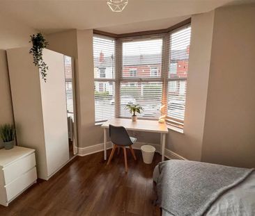 Room in a Shared House, Edmund Road, S2 - Photo 3