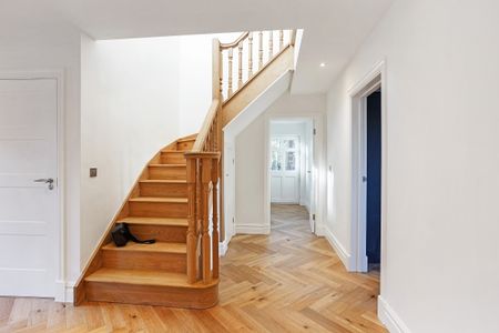 5 bedroom detached house to rent - Photo 3