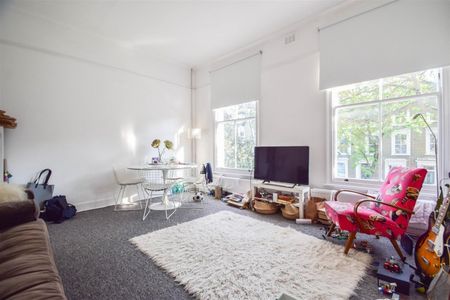 2 bedroom Flat To Let - Photo 3