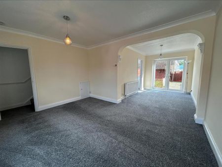 3 bedroom terraced house to rent - Photo 2