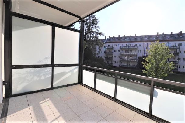 Mit Balkon zum grünen Innenhof - Photo 1