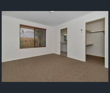 Spacious Four-Bedroom Family Home in Prime Middle Ridge Location - Photo 2