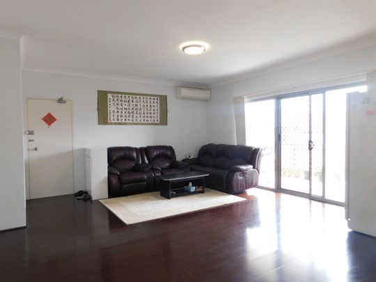 Riverwood 4 Bedrooms 2 Bathroom Unit - 5 minutes Walk to Everything ! - Photo 1
