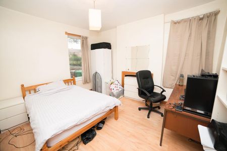 4 bedroom house to rent - Photo 3