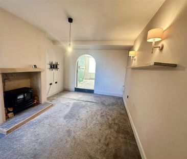 2 bedroom end of terrace house to rent - Photo 1