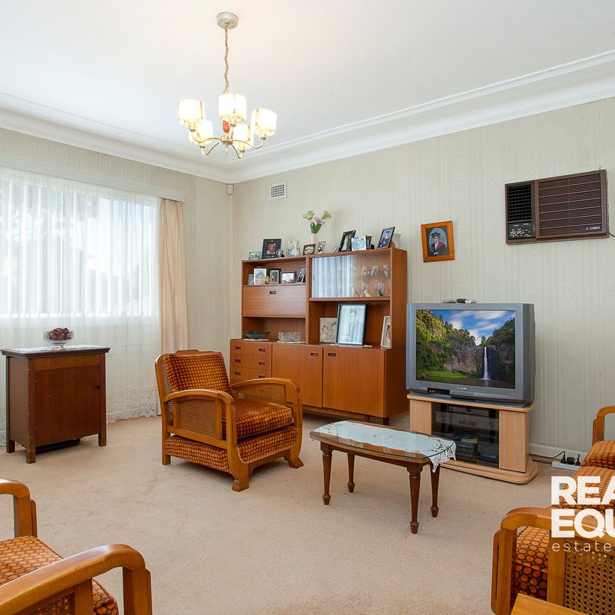 147 Epsom Road, Chipping Norton NSW 2170 - House For Rent | Domain - Photo 1