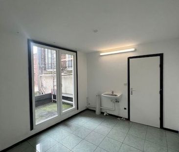 Studio proche de Rive Gauche à 6000 Charleroi - Photo 2