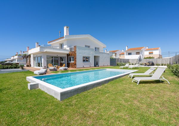 MORADIA T4 PRÓXIMO AO MAGOITO - SINTRA - SÃO JOÃO LAMPAS - CONDOMÍNIO FECHADO E VISTA MAR