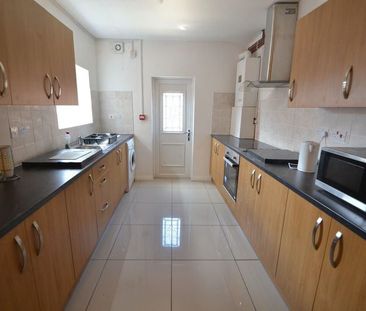 Room in a Shared House, Littleton Road, M7 - Photo 3