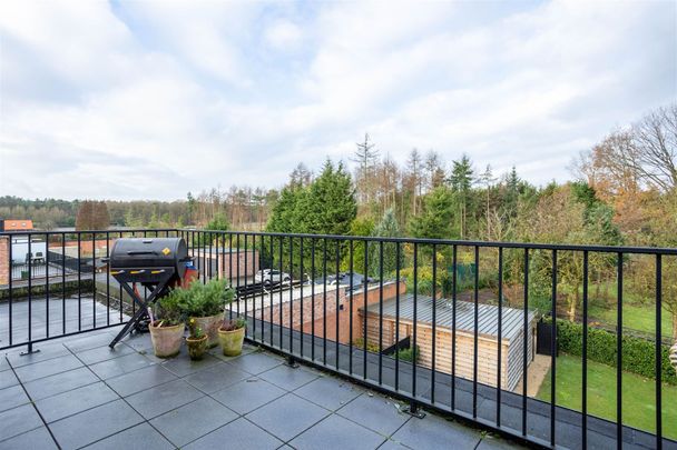 Instapklaar 2 slpk. appartement met ruim terras - Photo 1