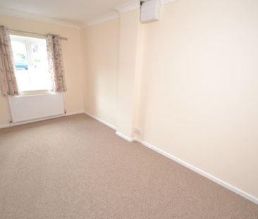 4 bedroom detached house to rent - Photo 2