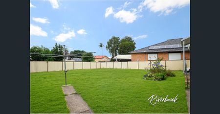 Charming Home in Greystanes - Photo 4