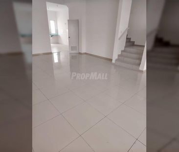 MUST VIEW Double Storey Terrace House Taman Arowana, Lenggeng, Mant... - Photo 2