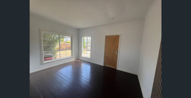 Neatly renovated 2-Bedroom house - Photo 1